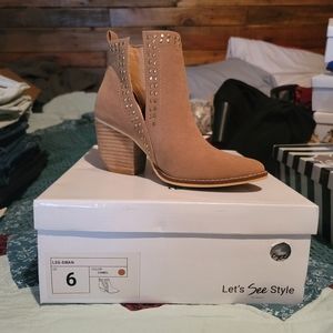 Ankle boots